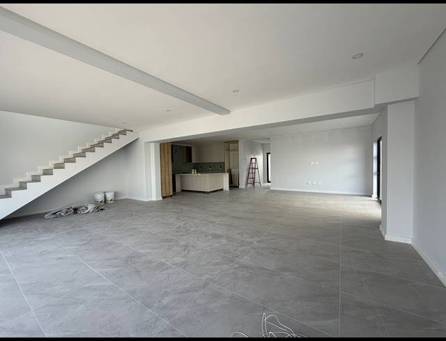 5 BEDROOM HOUSE FOR SALE IN SANDOWN